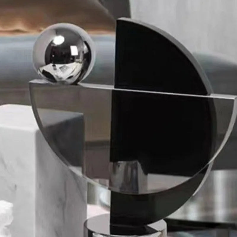 Statue géométrique décorative